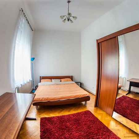 Inner City Apartment Debrecen Exteriör bild