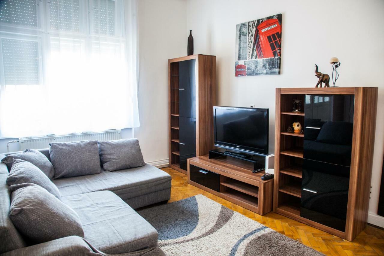 Inner City Apartment Debrecen Exteriör bild