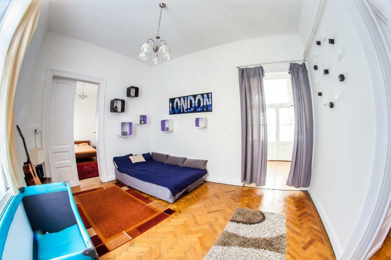 Inner City Apartment Debrecen Exteriör bild