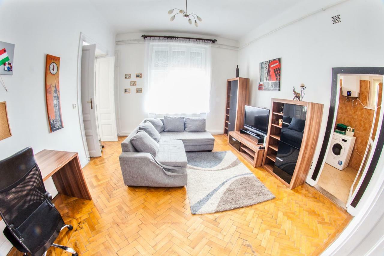 Inner City Apartment Debrecen Exteriör bild